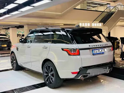 Land Rover Sport 2021, 40000 км, за 409799 CNY