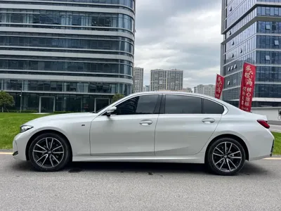 BMW 3 Series 2023, 16000 км, за 228000 CNY