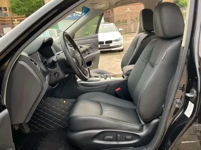 Infiniti Q70 2015, 150000 км, за 58800 CNY