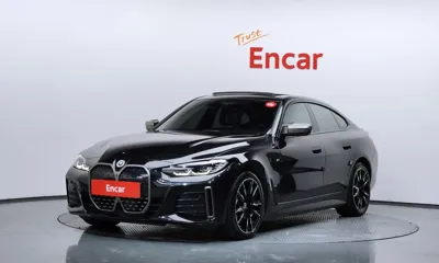 BMW i4 · 2023 год