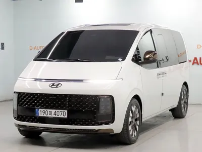 Hyundai Staria · 2024 год