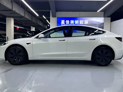 Tesla Model 3 2026, 5800 км, за 203800 CNY