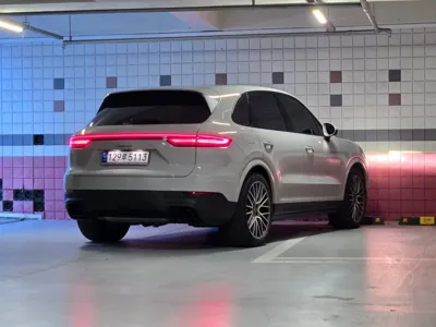 Porsche Cayenne 2023, 18000 км, за 135000000 KRW