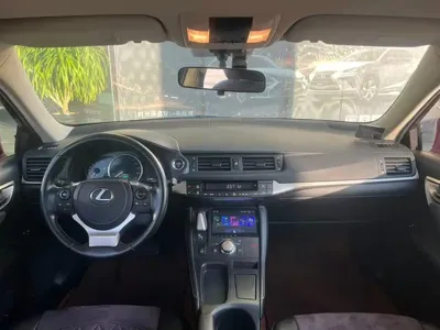 Lexus CT 2018, 93500 км, за 77000 CNY
