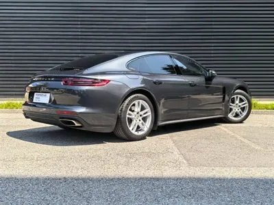 Porsche Panamera 2018, 65500 км, за 418000 CNY