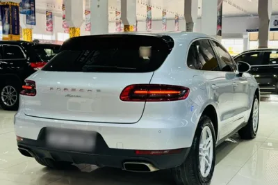 Porsche Macan 2017, 140800 км, за 129236.19 CNY