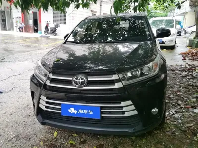 Toyota Highlander 2018, 68400 км, за 107000 CNY