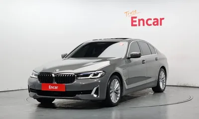 BMW 5-Series · 2021 год