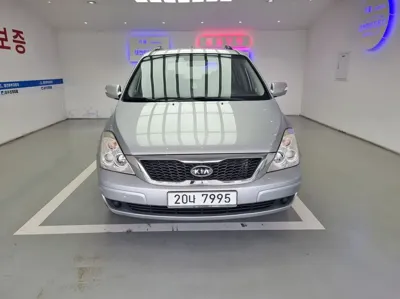 Kia Canival · 2010 год