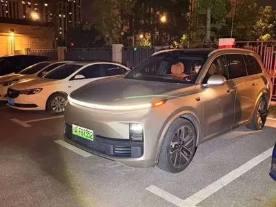 Li Auto Li L9 · 2023 год