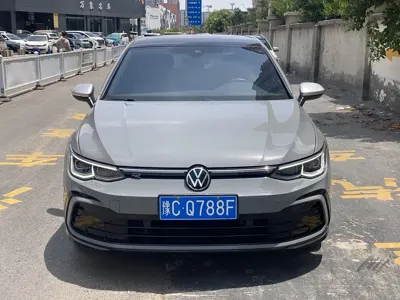 Volkswagen Golf 2021, 53900 км, за 139800 CNY