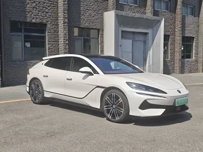 Denza Denza Z9GT 2024, 34000 км, за 235799 CNY