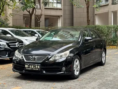 Toyota Reiz · 2013 год