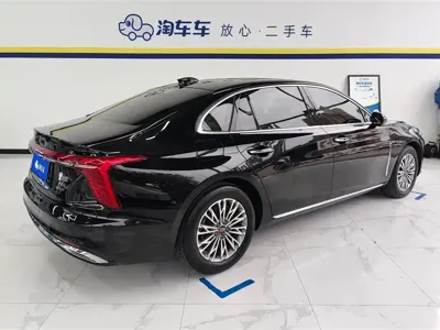Hongqi Hongqi H5 2023, 27400 км, за 79800 CNY