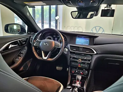 Infiniti Q30 2017, 33000 км, за 12700000 KRW - фото 11