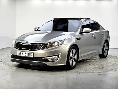 Kia K5 · 2013 год