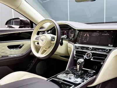 Bentley Flying Spur 2023, 98000 км, за 1880000 CNY - фото 18