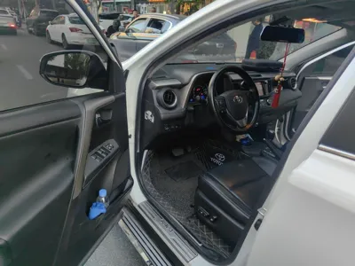 Toyota RAV4 2015, 91800 км, за 74902.16 CNY - фото 19