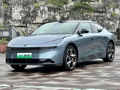 Lynk & Co Z10 2024, 35000 км, за 156800 CNY
