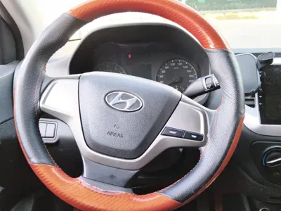 Hyundai Verna 2017, 92500 км, за 24800 CNY