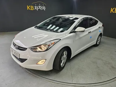 Hyundai Avante · 2013 год