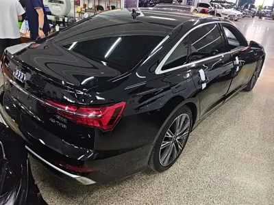 Audi A6L 2023, 101600 км, за 230000 CNY
