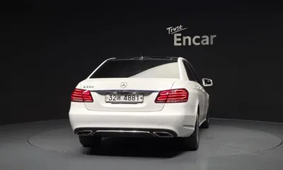 Mercedes-Benz E-Class 2014, 141546 км, за 8500000 KRW