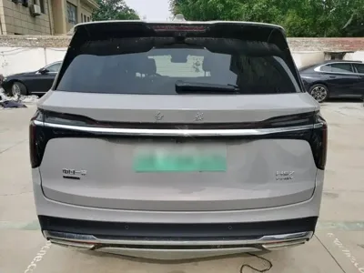 Hongqi Hongqi HS7 PHEV 2024, 16400 км, за 164300 CNY - фото 6