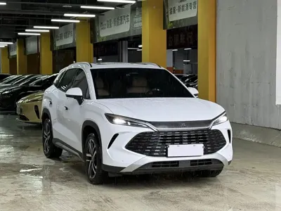 BYD L DM-i 2025, 18000 км, за 98800 CNY