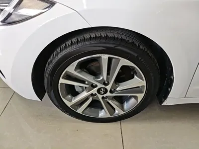 Hyundai Elantra 2017, 118000 км, за 32800 CNY - фото 9