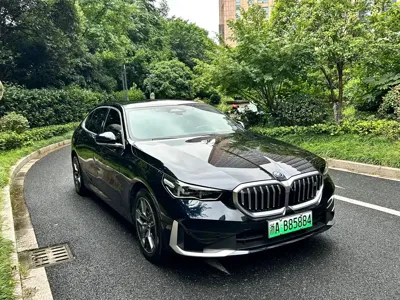 BMW i5 2025, 21000 км, за 226800 CNY