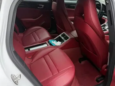 Porsche Panamera 2023, 36300 км, за 628000 CNY