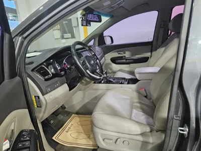 Kia Canival 2017, 170773 км, за 8600000 KRW - фото 13