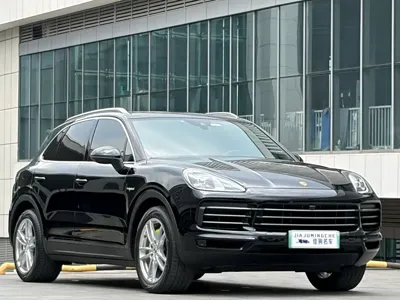Porsche Cayenne Hybrid 2023, 50000 км, за 428700 CNY