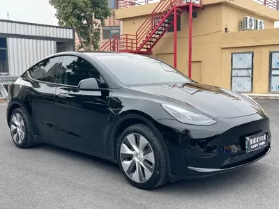 Tesla Model Y 2023, 45000 км, за 168000 CNY