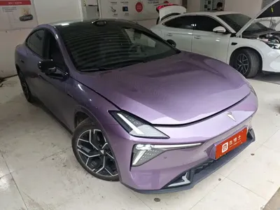 Deepal 深蓝L06 2025, 8000 км, за 121800 CNY