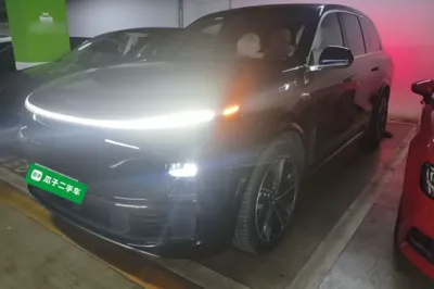 Li Auto L8 · 2025 год