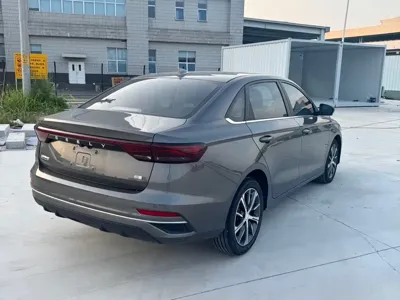 Geely Emgrand 2023, 24000 км, за 56800 CNY - фото 8