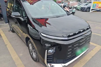 SAIC MAXUS Maxus G50 PHEV 2025, 3500 км, за 106245.46 CNY