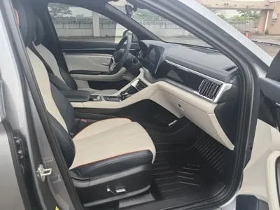 BYD PLUS New Energy 2021, 79000 км, за 79800 CNY - фото 15