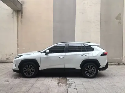 Toyota RAV4 2024, 30000 км, за 99800 CNY