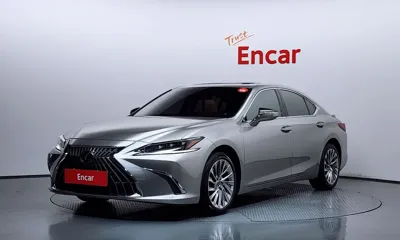 Lexus ES · 2025 год