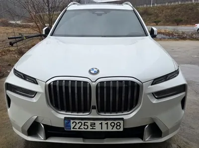 BMW X7 2025, 20000 км, за 125080000 KRW - фото 3