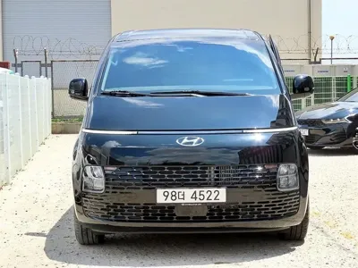 Hyundai Staria 2022, 49556 км, за 31000000 KRW - фото 2