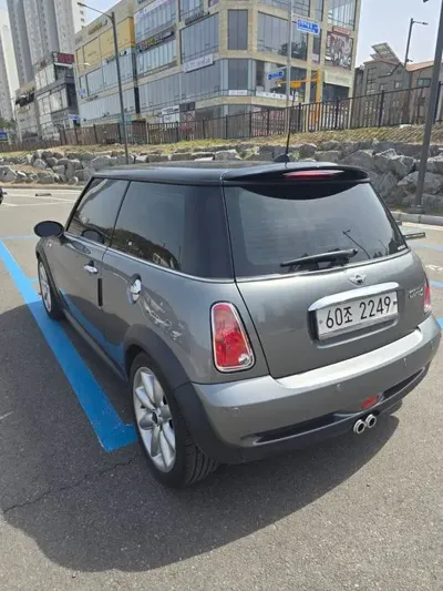 MINI Cooper 2006, 128100 км, за 4300000 KRW