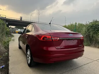 Ford Escort 2017, 90000 км, за 23800 CNY - фото 14