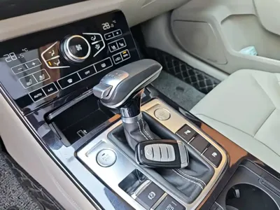 Hongqi Hongqi H5 2018, 109300 км, за 36500 CNY - фото 14