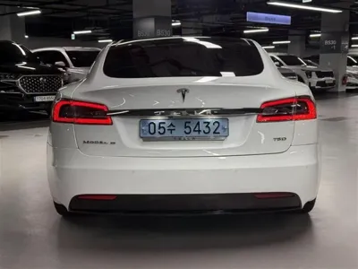 Tesla Model S 2018, 151323 км, за 32990000 KRW