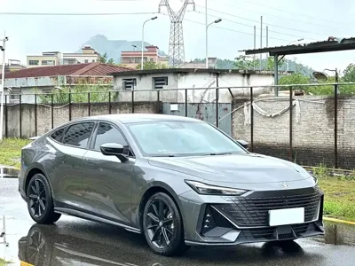 Changan UNI-V 2022, 30000 км, за 41800 CNY - фото 3