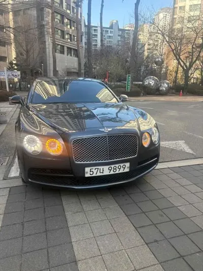 Bentley Flying Spur · 2018 год